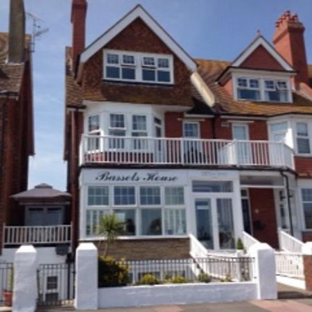 Bed and Breakfast Bassets House Истбурн Экстерьер фото