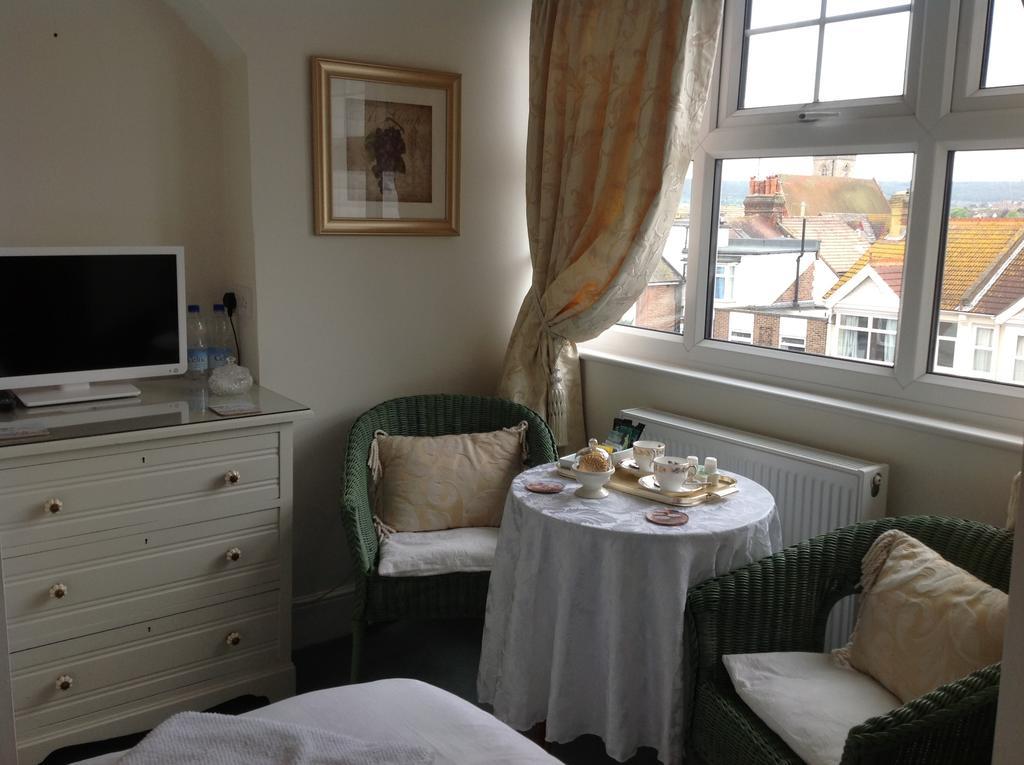 Bed and Breakfast Bassets House Истбурн Экстерьер фото